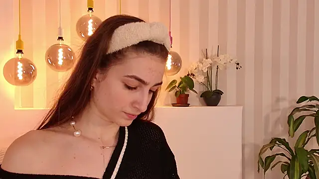 Ashhh ley online show from 12/05/24, 10:01