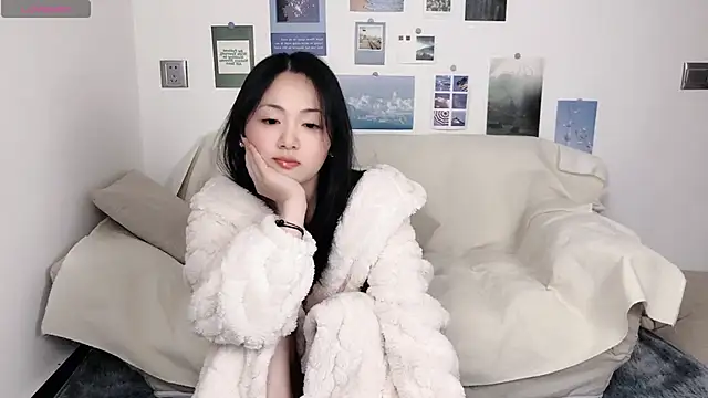 Snapshot of LiLiYbaby chatting on 12/30/24, 02:08 LiLiYbaby online show from 12/30/24, 02:08