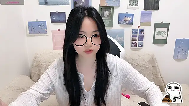 Snapshot of LiLiYbaby chatting on 02/28/26, 06:03 LiLiYbaby online show from 02/28/26, 06:03
