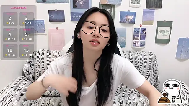 Snapshot of LiLiYbaby chatting on 03/24/26, 06:29 LiLiYbaby online show from 03/24/26, 06:29
