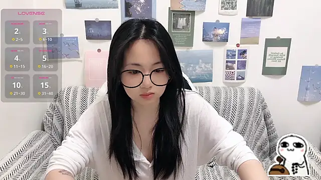 Snapshot of LiLiYbaby chatting on 04/04/26, 06:33 LiLiYbaby online show from 04/04/26, 06:33
