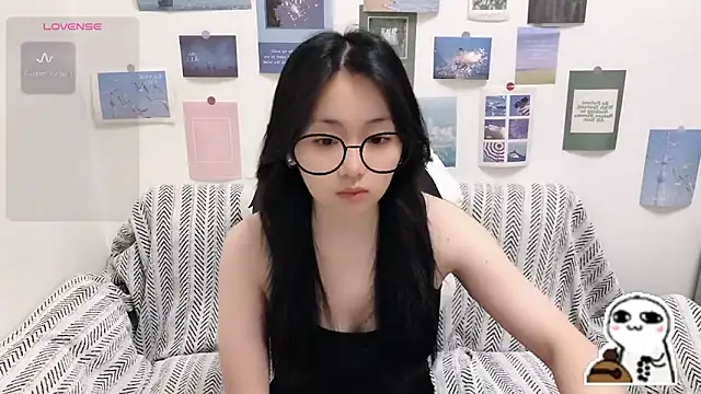 Snapshot of LiLiYbaby chatting on 05/28/26, 06:43 LiLiYbaby online show from 05/28/26, 06:43