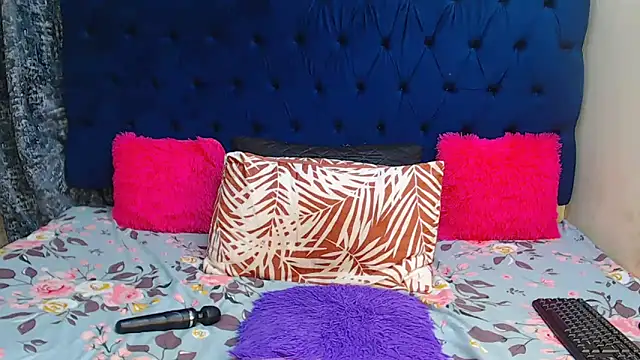 Snapshot of MelaninBear chatting on 09/24/25, 07:28 MelaninBear online show from 09/24/25, 07:28