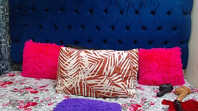 Snapshot of MelaninBear chatting on 10/01/25, 10:27 MelaninBear online show from 10/01/25, 10:27