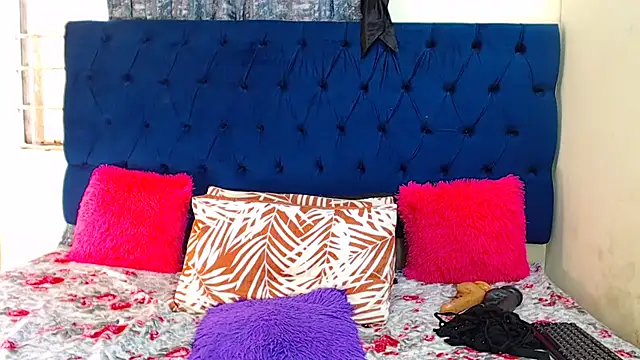 Snapshot of MelaninBear chatting on 10/03/25, 01:08 MelaninBear online show from 10/03/25, 01:08