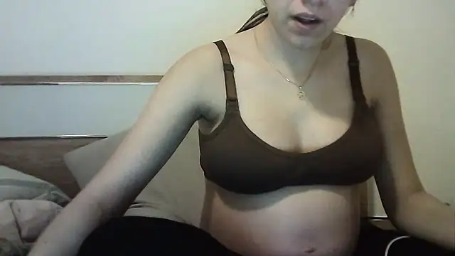 Snapshot of Ahotkittyxxx chatting on 11/15/25, 06:15 Ahotkittyxxx online show from 11/15/25, 06:15