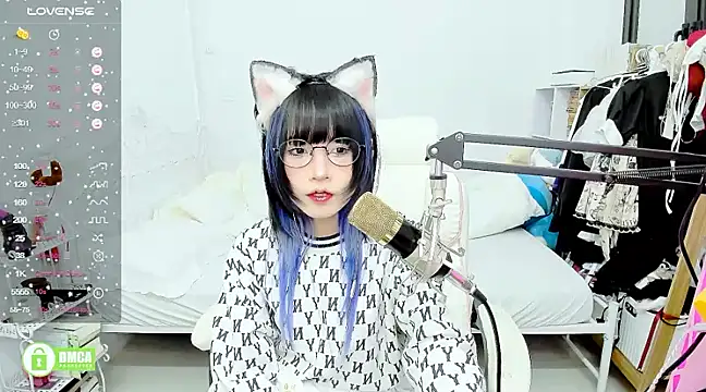 Snapshot of RassieRaph chatting on 02/13/25, 05:11 RassieRaph online show from 02/13/25, 05:11