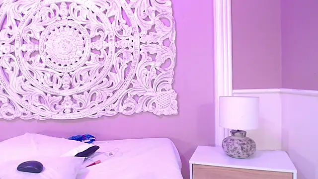 SamanthaPierce online show from 12/31/24, 12:00