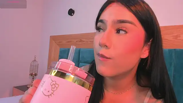 Snapshot of AssQueen18 chatting on 10/10/25, 12:04 AssQueen18 online show from 10/10/25, 12:04