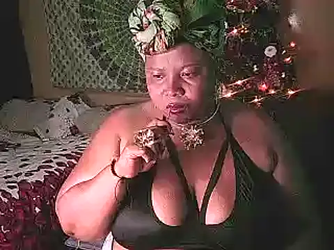 Snapshot of Leidy_quin chatting on 12/05/24, 07:27 Leidy quin online show from 12/05/24, 07:27