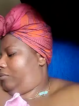 Snapshot of Leidy_quin chatting on 12/12/24, 04:10 Leidy quin online show from 12/12/24, 04:10