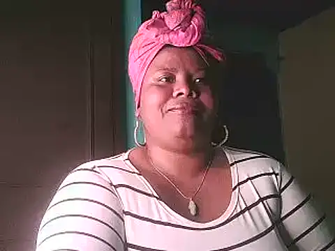 Snapshot of Leidy_quin chatting on 12/15/24, 12:51 Leidy quin online show from 12/15/24, 12:51