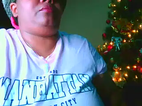 Snapshot of Leidy_quin chatting on 12/21/24, 06:41 Leidy quin online show from 12/21/24, 06:41