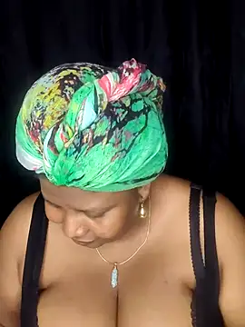 Snapshot of Leidy_quin chatting on 01/05/25, 01:24 Leidy quin online show from 01/05/25, 01:24