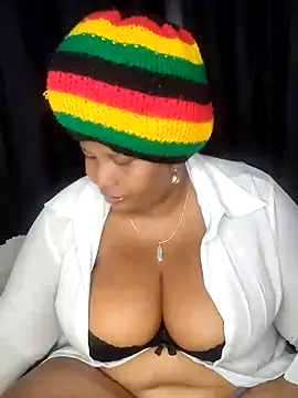 Snapshot of Leidy_quin chatting on 01/09/25, 06:17 Leidy quin online show from 01/09/25, 06:17