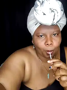 Snapshot of Leidy_quin chatting on 01/11/25, 09:47 Leidy quin online show from 01/11/25, 09:47