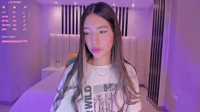 Snapshot of TaraLawrence chatting on 11/30/25, 05:00 TaraLawrence online show from 11/30/25, 05:00