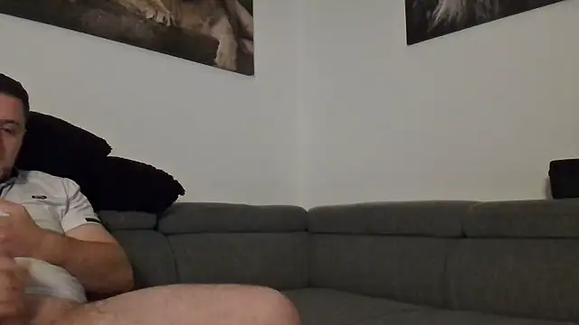 Snapshot of LoveXAddict chatting on 01/05/25, 09:14 LoveXAddict online show from 01/05/25, 09:14