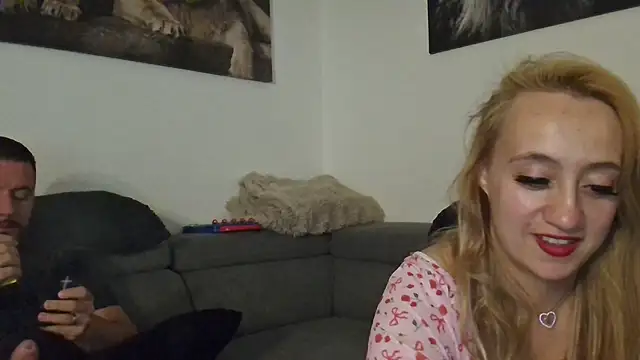 Snapshot of LoveXAddict chatting on 09/28/25, 08:36 LoveXAddict online show from 09/28/25, 08:36