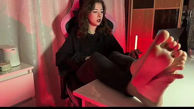 misswishh  online show from 10/03/25, 05:54