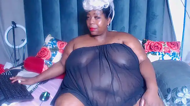 Snapshot of BustyWendyXXX47 chatting on 11/30/25, 04:11 BustyWendyXXX47 online show from 11/30/25, 04:11