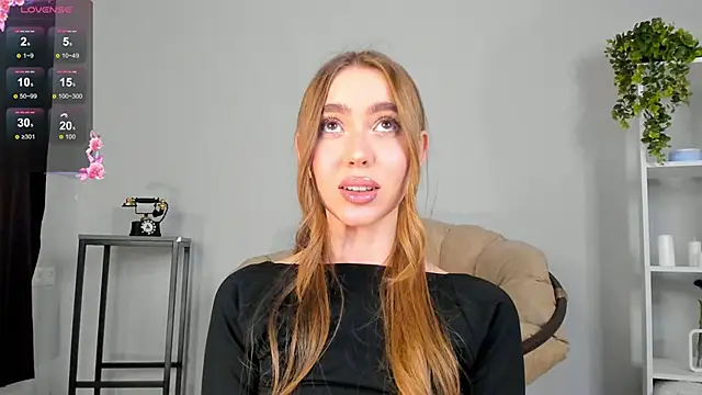 Lili Roze  online show from 12/05/24, 01:36