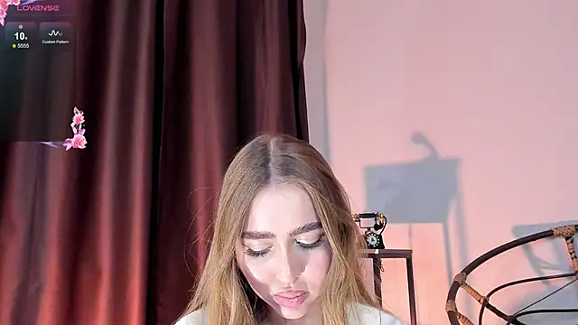 Lili Roze  online show from 12/08/24, 12:29