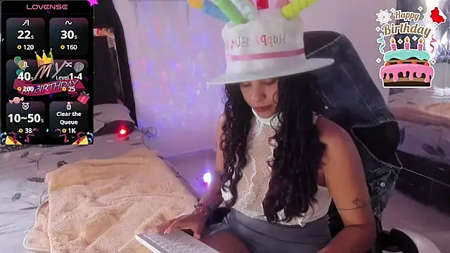 Snapshot of Moon_Sammy chatting on 11/08/25, 01:11 Moon Sammy online show from 11/08/25, 01:11