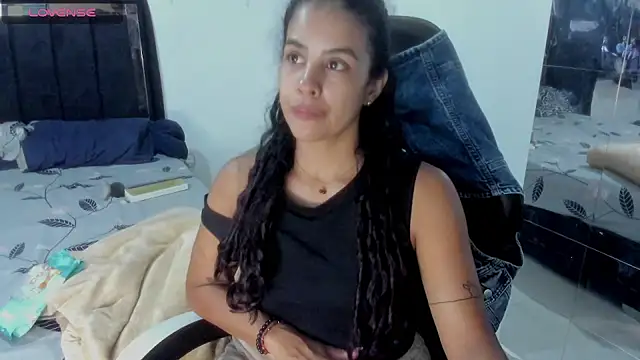 Snapshot of Moon_Sammy chatting on 11/11/25, 01:33 Moon Sammy online show from 11/11/25, 01:33