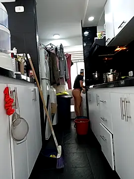 KimPielCanela online show from 10/27/25, 05:17