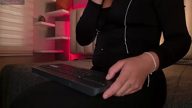 Megan mooree  online show from 07/21/26, 12:51