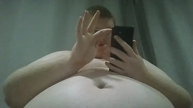 Snapshot of Richard_Moneyshot_23 chatting on 01/08/25, 12:06 Richard Moneyshot 23 online show from 01/08/25, 12:06