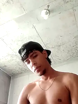 Snapshot of Elputas chatting on 10/27/25, 05:28 Elputas online show from 10/27/25, 05:28