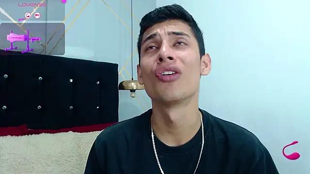 Oliver king sex online show from 02/06/25, 03:41