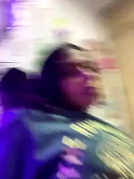 Snapshot of bloom444 chatting on 11/03/25, 02:46 bloom444 online show from 11/03/25, 02:46