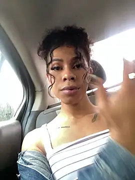 Snapshot of bloom444 chatting on 11/08/25, 07:56 bloom444 online show from 11/08/25, 07:56