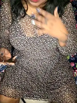 Snapshot of IndieSM chatting on 10/14/25, 09:26 IndieSM online show from 10/14/25, 09:26