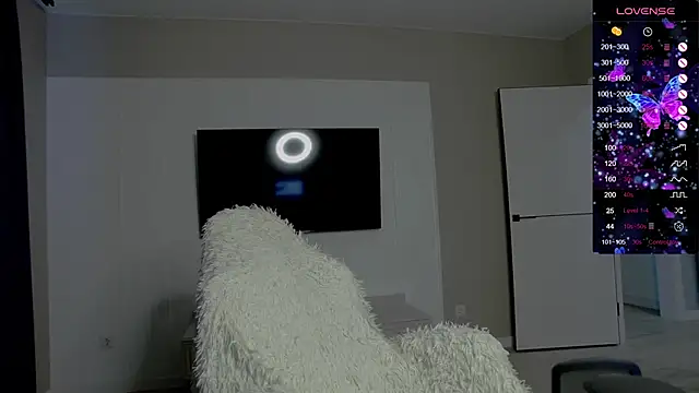 Snapshot of Holly_Molii chatting on 11/24/25, 06:13 Holly Molii online show from 11/24/25, 06:13