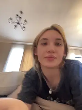 Holly Molii online show from 06/14/26, 11:34