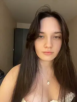 Holly Molii online show from 06/25/26, 12:42