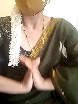 Snapshot of yourtamilcouple chatting on 12/23/24, 08:11 yourtamilcouple online show from 12/23/24, 08:11