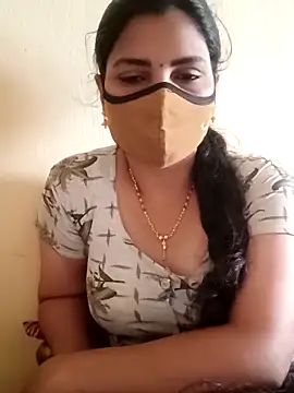 Snapshot of yourtamilcouple chatting on 03/04/25, 11:51 yourtamilcouple online show from 03/04/25, 11:51