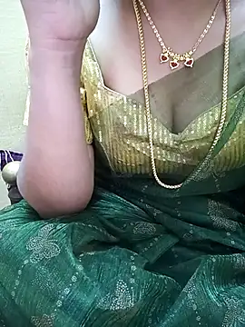 Snapshot of yourtamilcouple chatting on 11/29/25, 04:21 yourtamilcouple online show from 11/29/25, 04:21