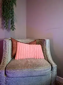 Snapshot of Naughty_pussy2cum chatting on 09/27/25, 07:02 Naughty pussy2cum online show from 09/27/25, 07:02