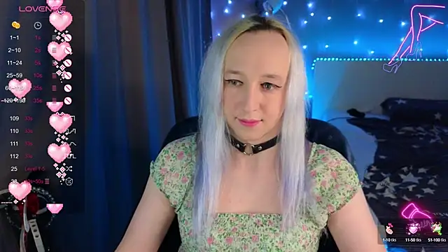 Snapshot of SexyTrixyLove chatting on 02/08/25, 11:45 SexyTrixyLove online show from 02/08/25, 11:45