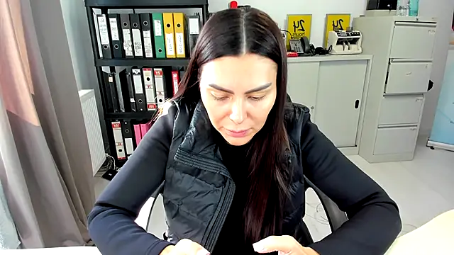 kilenyapatrice online show from 10/11/25, 09:52