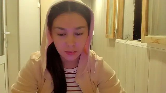 Snapshot of LunaXmii chatting on 10/02/25, 08:38 LunaXmii online show from 10/02/25, 08:38