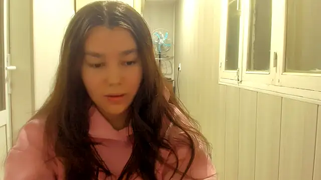 LunaXmii online show from 11/08/25, 06:40