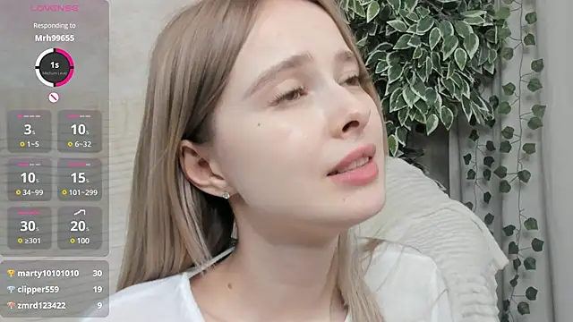 Snapshot of mell_milles chatting on 02/02/25, 02:06 mell milles online show from 02/02/25, 02:06