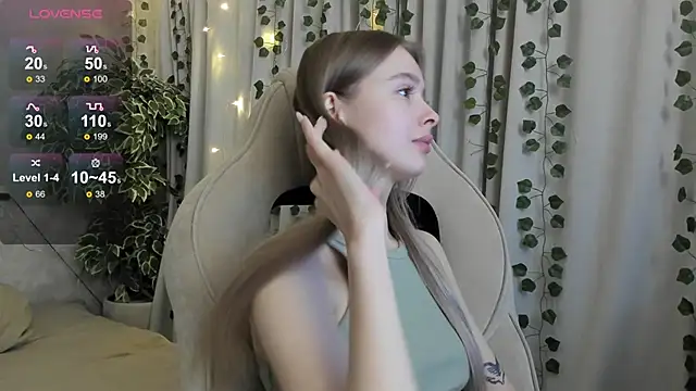 Snapshot of mell_milles chatting on 12/01/25, 01:49 mell milles online show from 12/01/25, 01:49